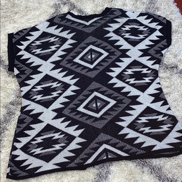 Kirra open front Aztec printed sweater - Picture 2 of 5